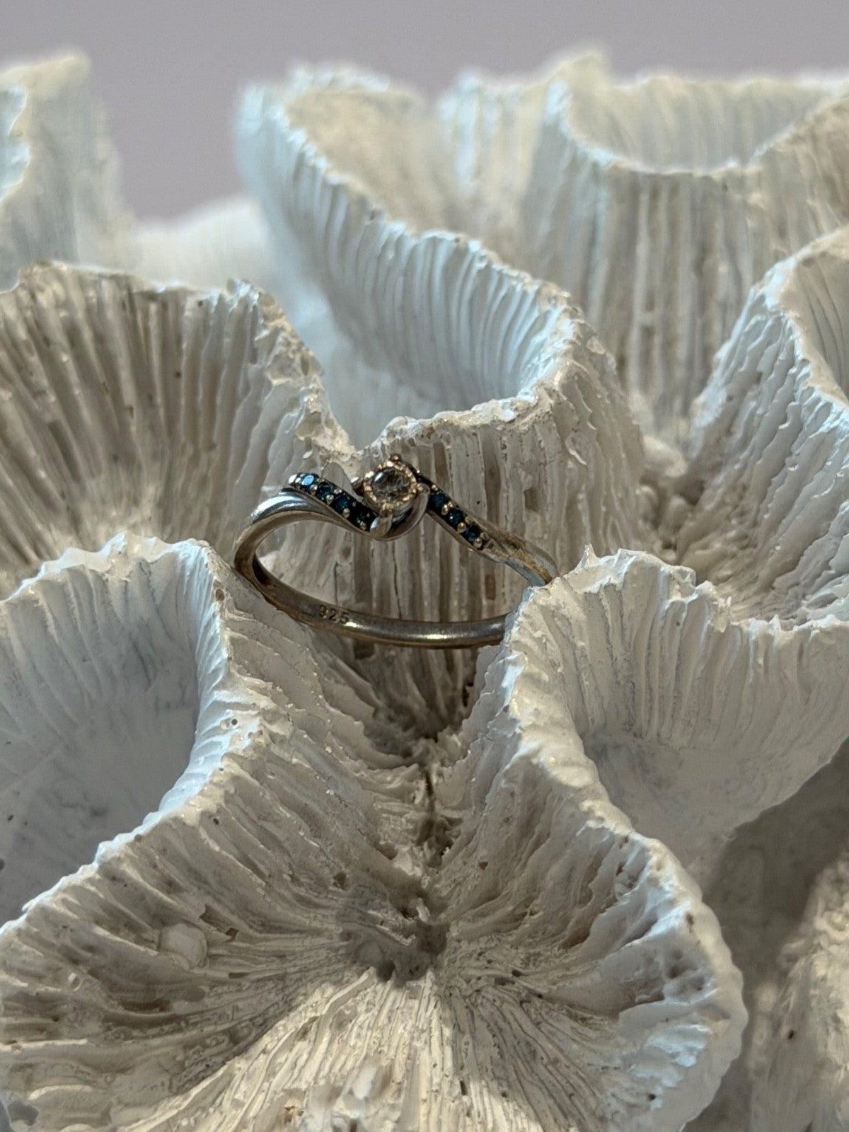 925 Sterling Silver White & Blue Topaz Ring Size 7