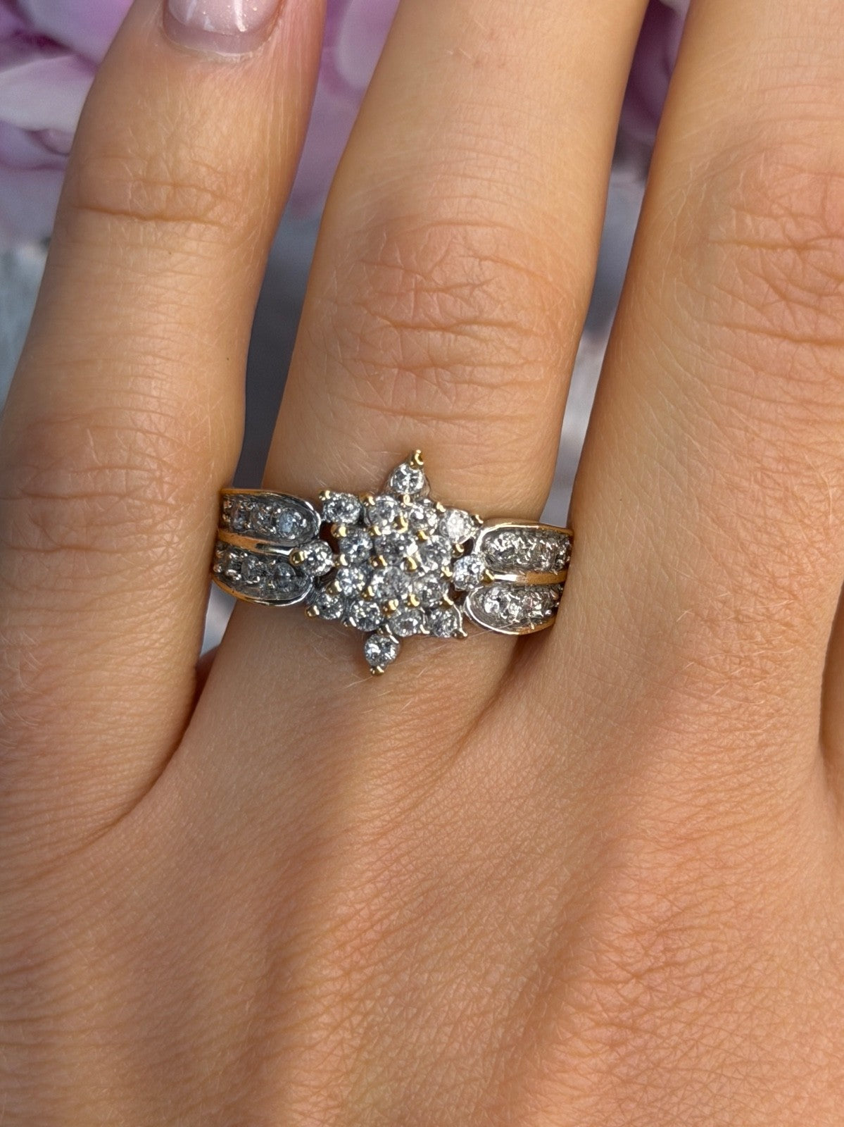 10K Yellow & White Gold Diamond Flower 1.36 ct Ring Size 7