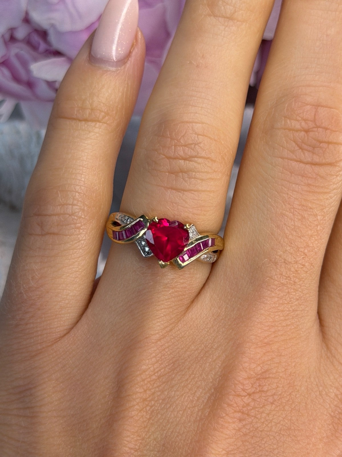 10K Yellow Gold Ruby & Diamond Heart Ring Size 7