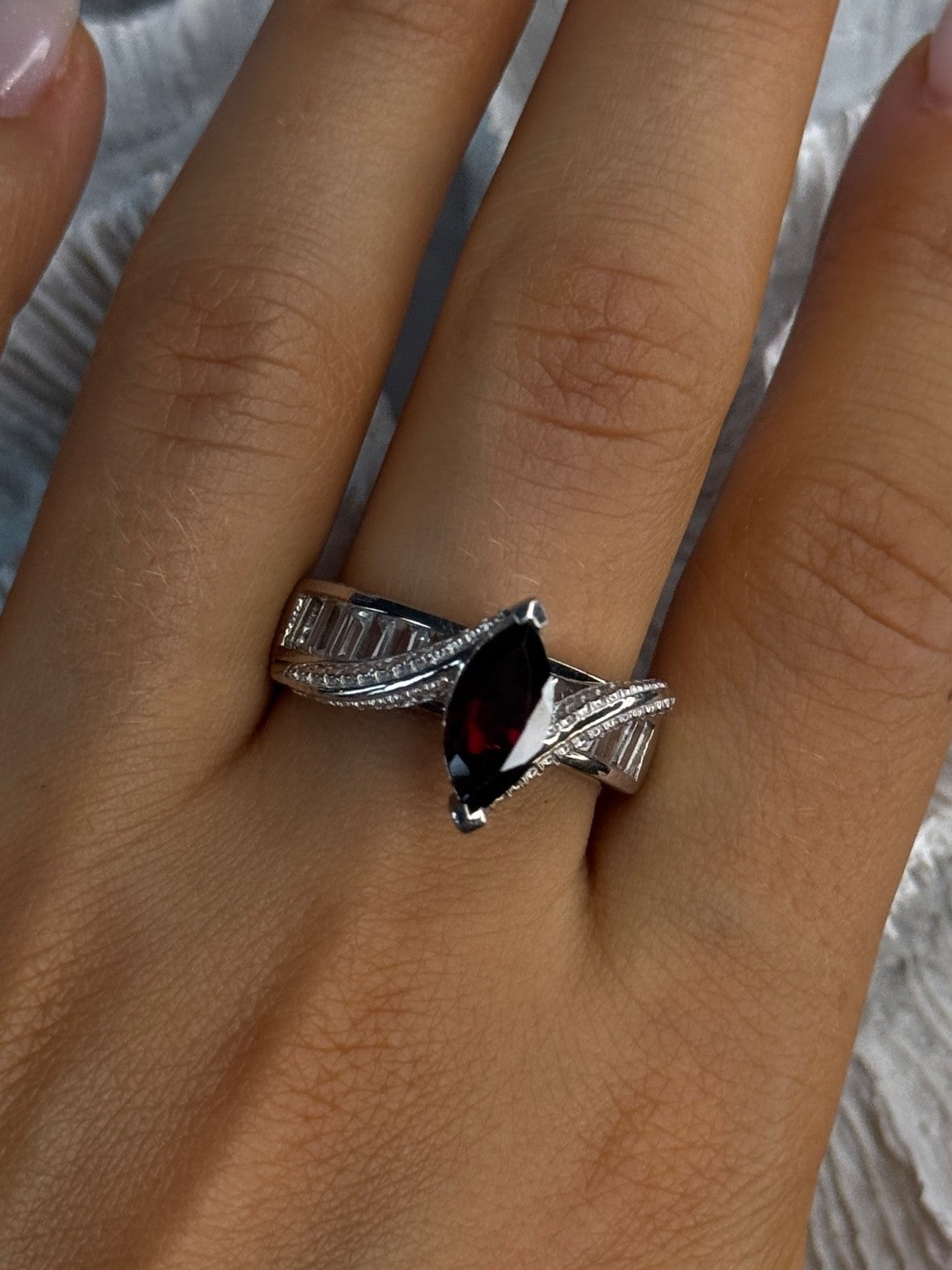 925 Sterling Silver Garnet & Beryl Ring Size 10