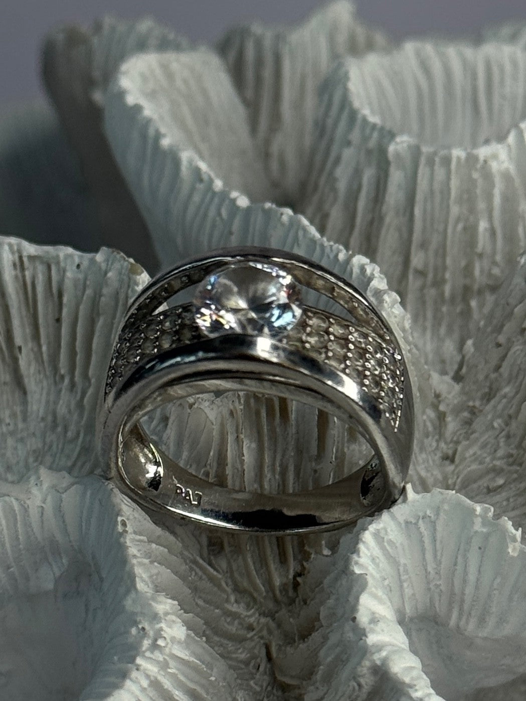 Elegant Design 925 Sterling Silver Cz Ring Size 10
