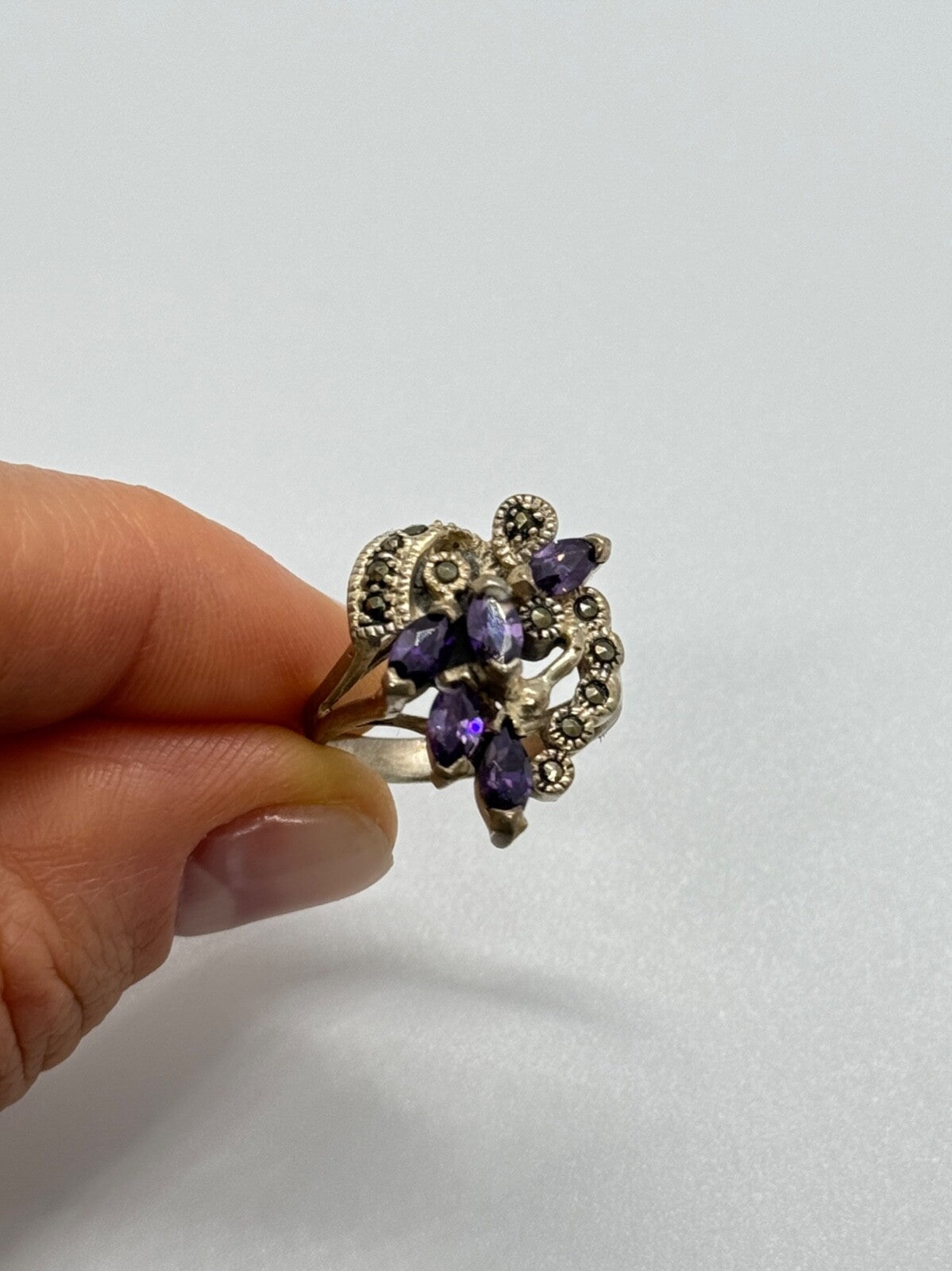 925 Sterling Silver Amethyst & Marcasite Ring Size 6