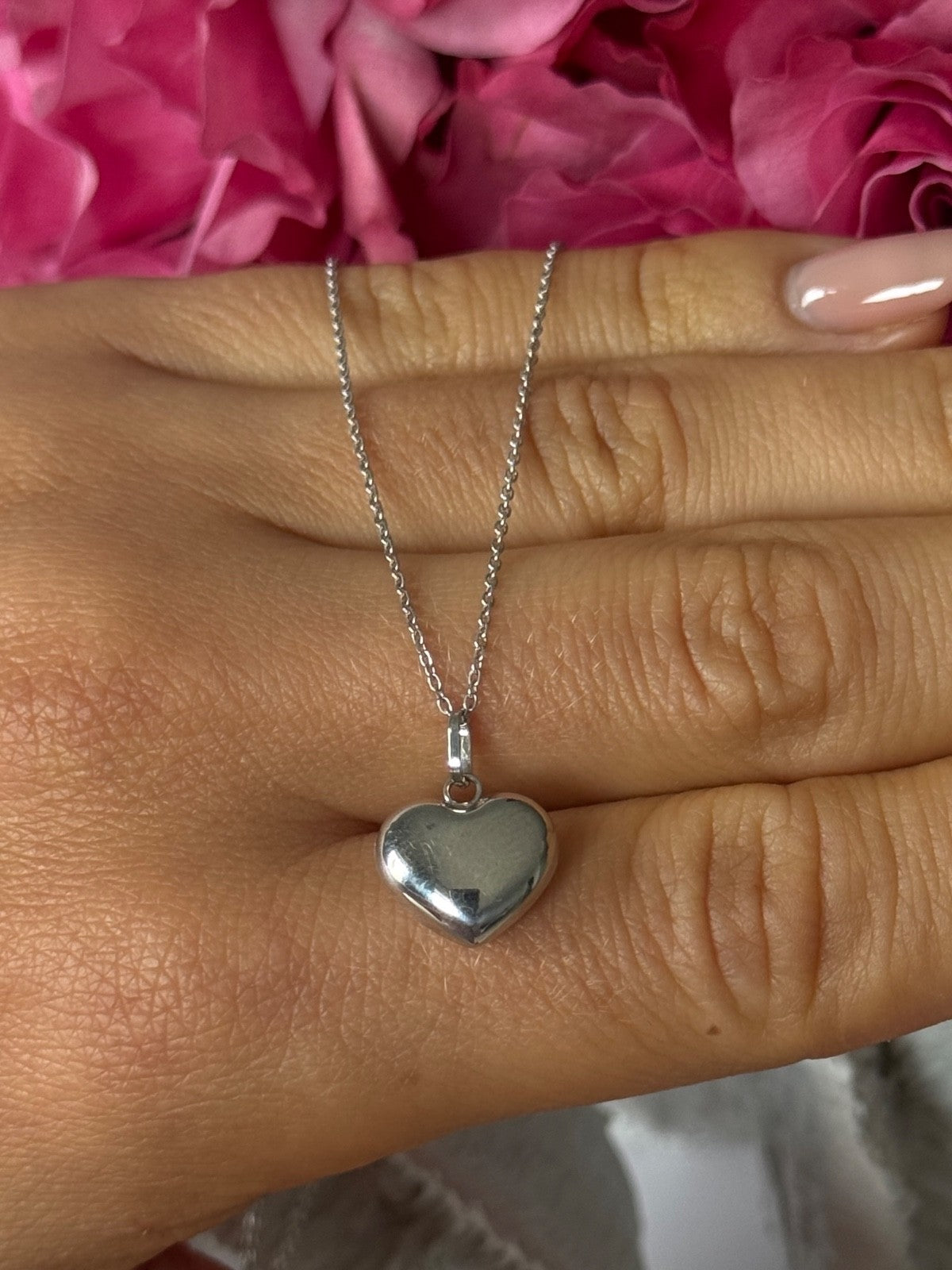 14K White Gold Heart Necklace Length 16 inch