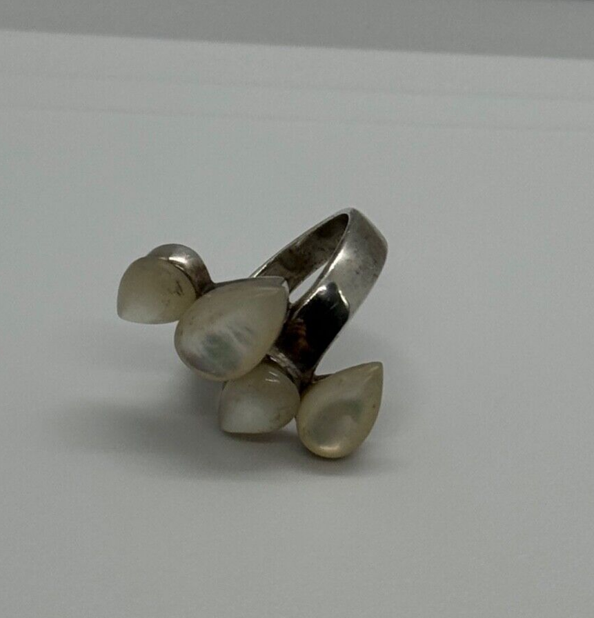 925 Sterling Silver Mother OF Pearl Ring Size 7