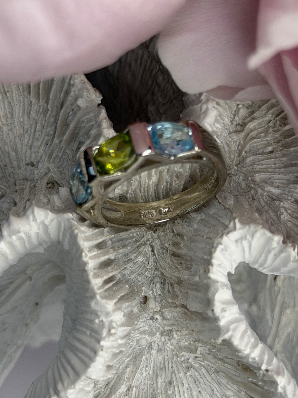 925 Sterling Silver Topaz & Peridot Ring Size 7