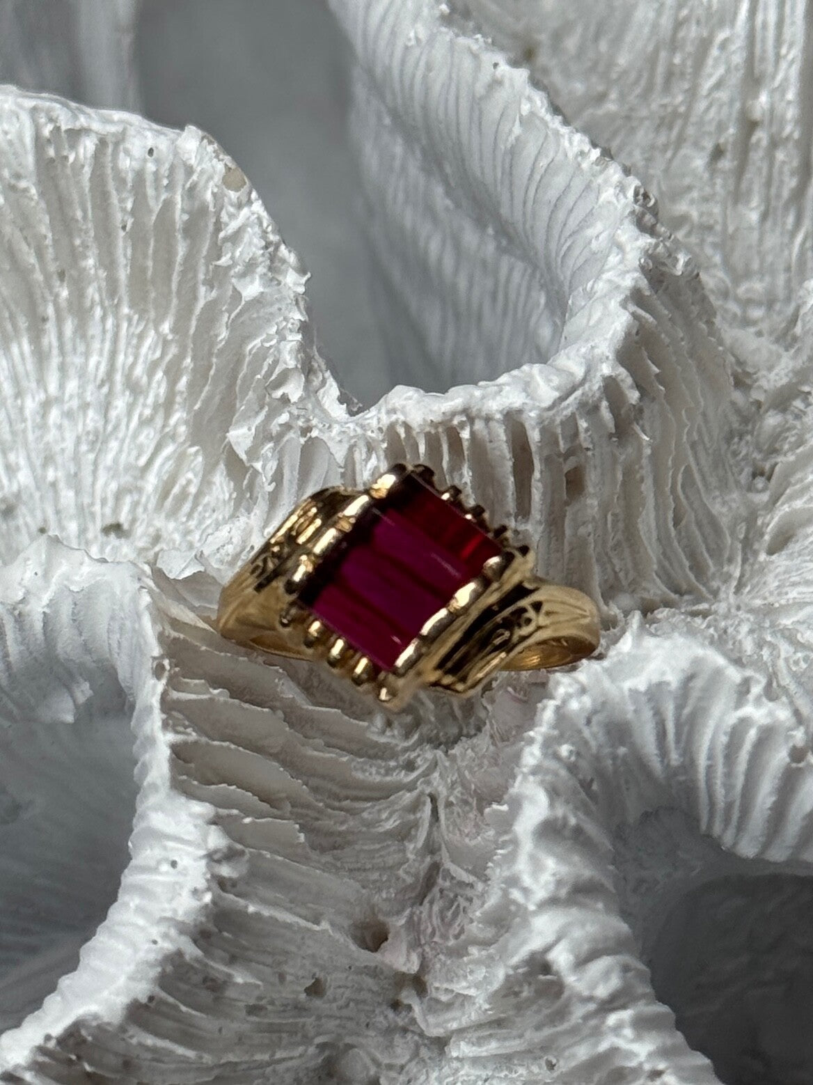 14K Yellow Gold Ring Ruby Size 2.5