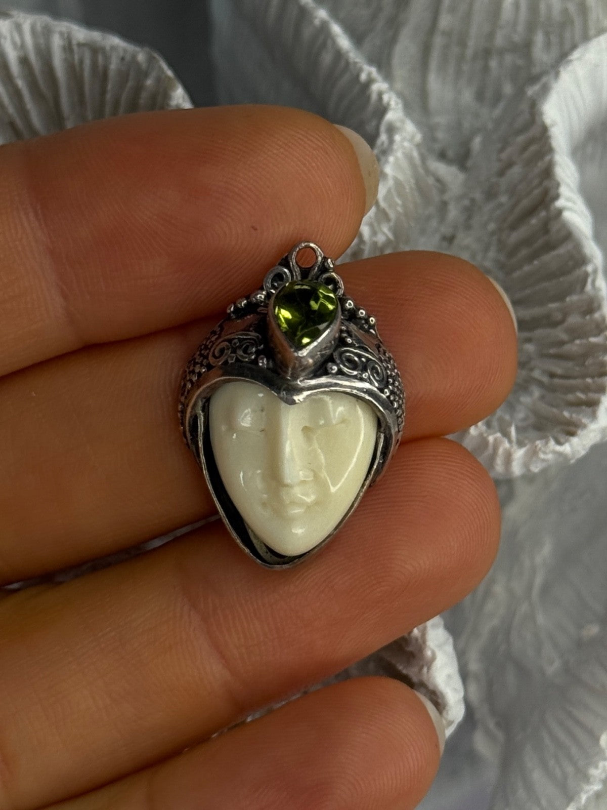 925 Sterling Silver Goddess Face Carved Peridot Pendant Length 1 Inch
