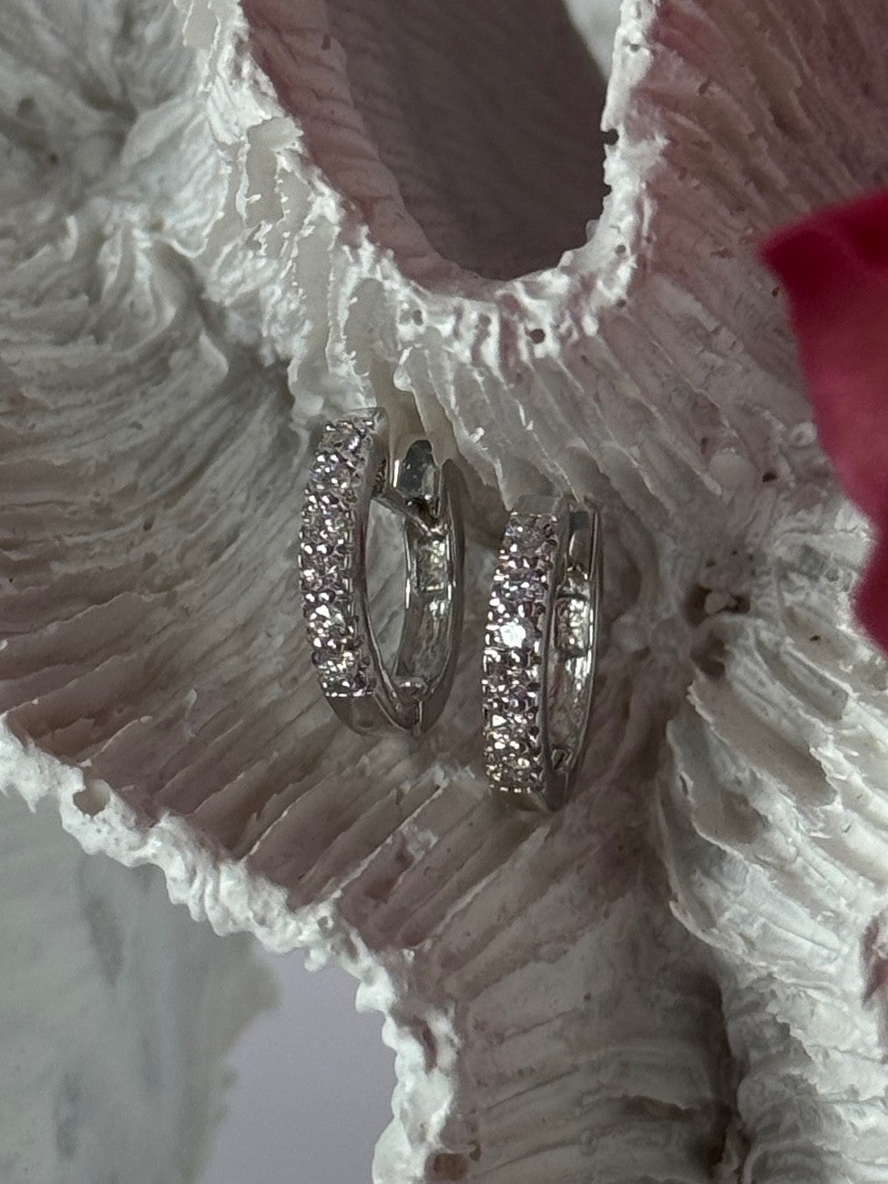 14K White Gold Diamonds 0.18 carats Earrings