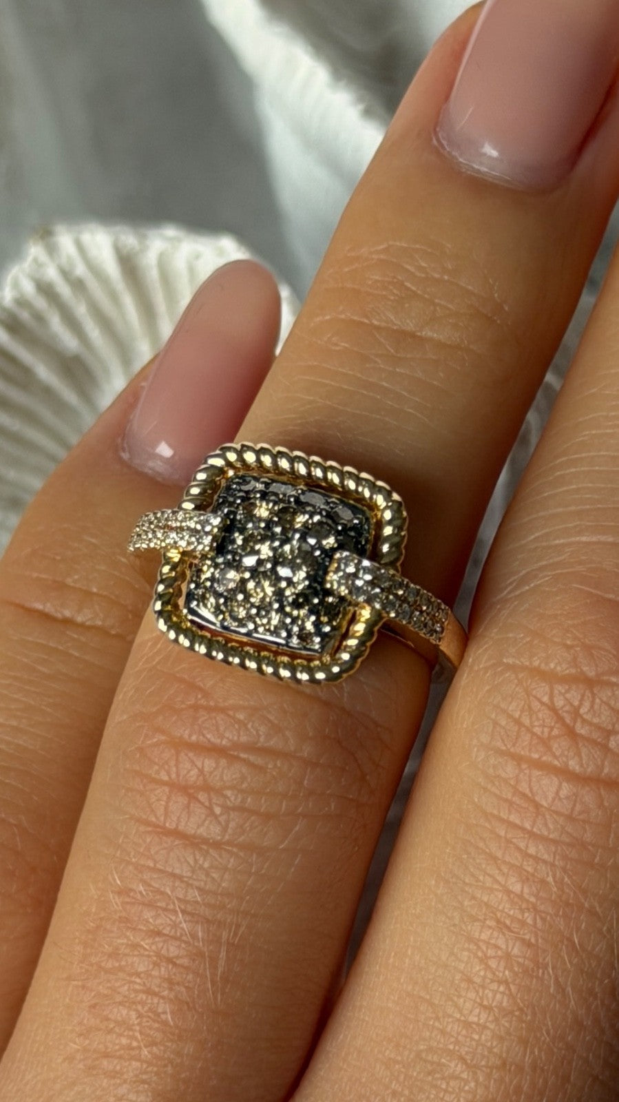 14K Yellow Gold Chocolate 1 ct & White 0.12 ct Diamond Ring Size 5.5