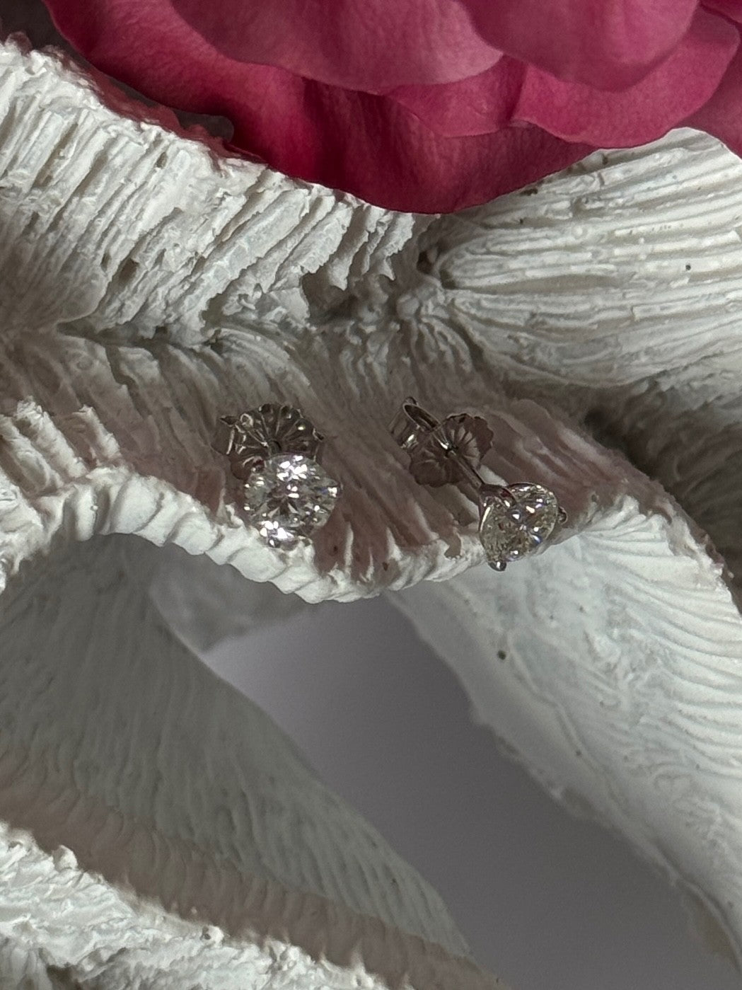 Elegant 14K White Gold 1 carat Diamond Earrings