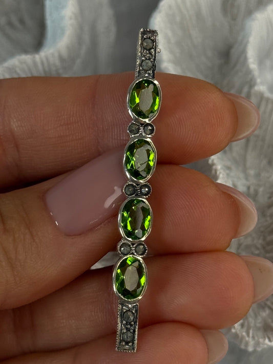 925 Sterling Silver Peridot & Marcasite Brooch Length 2.15 Inch