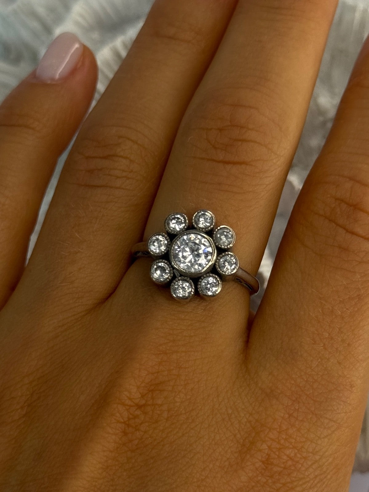 925 Sterling Silver CZ Flower Ring Size 9