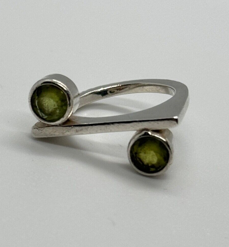 925 STERLING SILVER PERIDOT RING SIZE 5.5