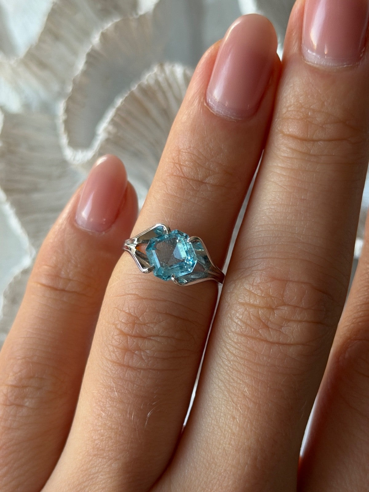 925 Sterling Silver Blue Topaz Ring Size 5