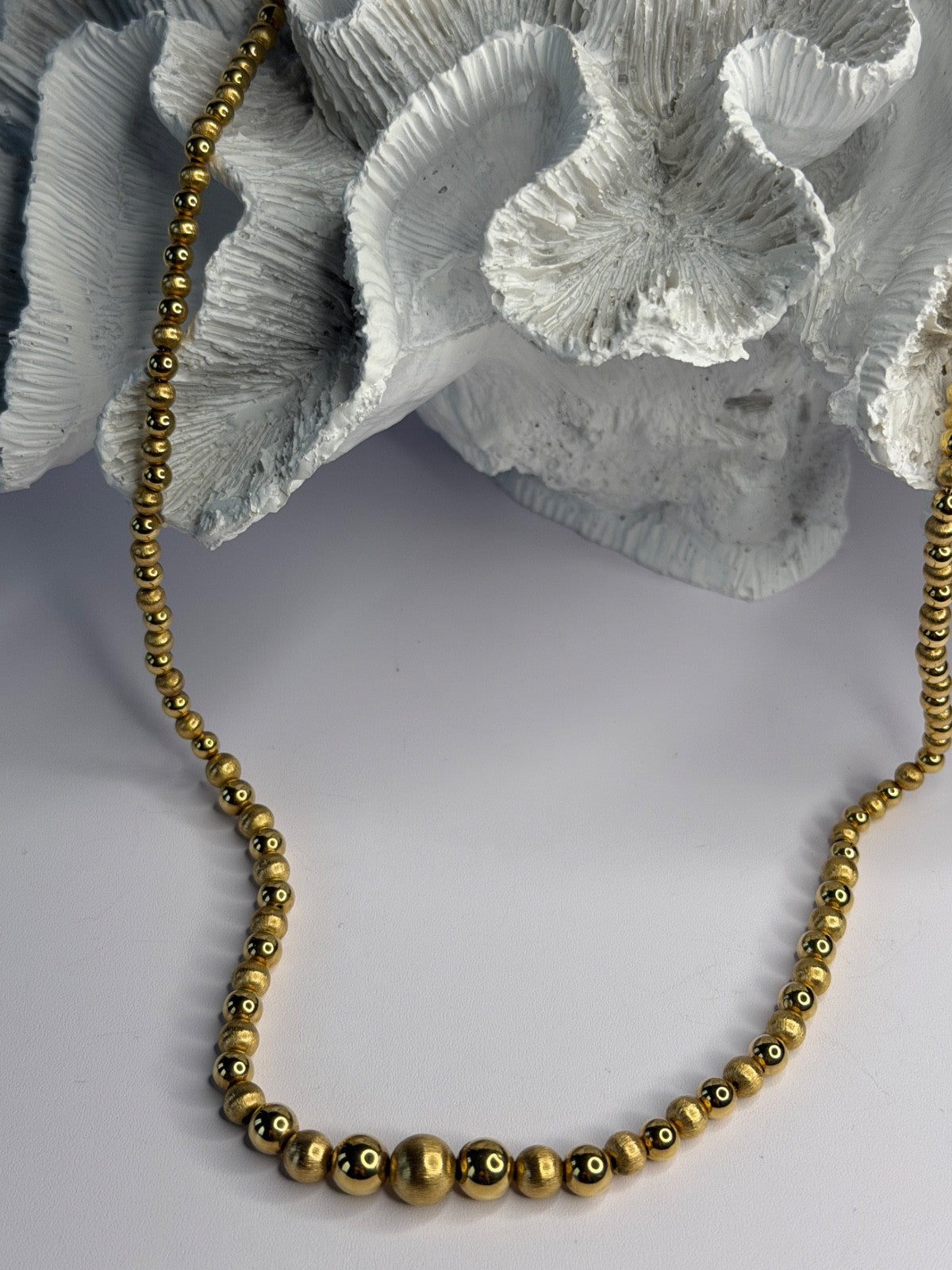 Elegant Design 14K Yellow Gold Necklace Length 23 in