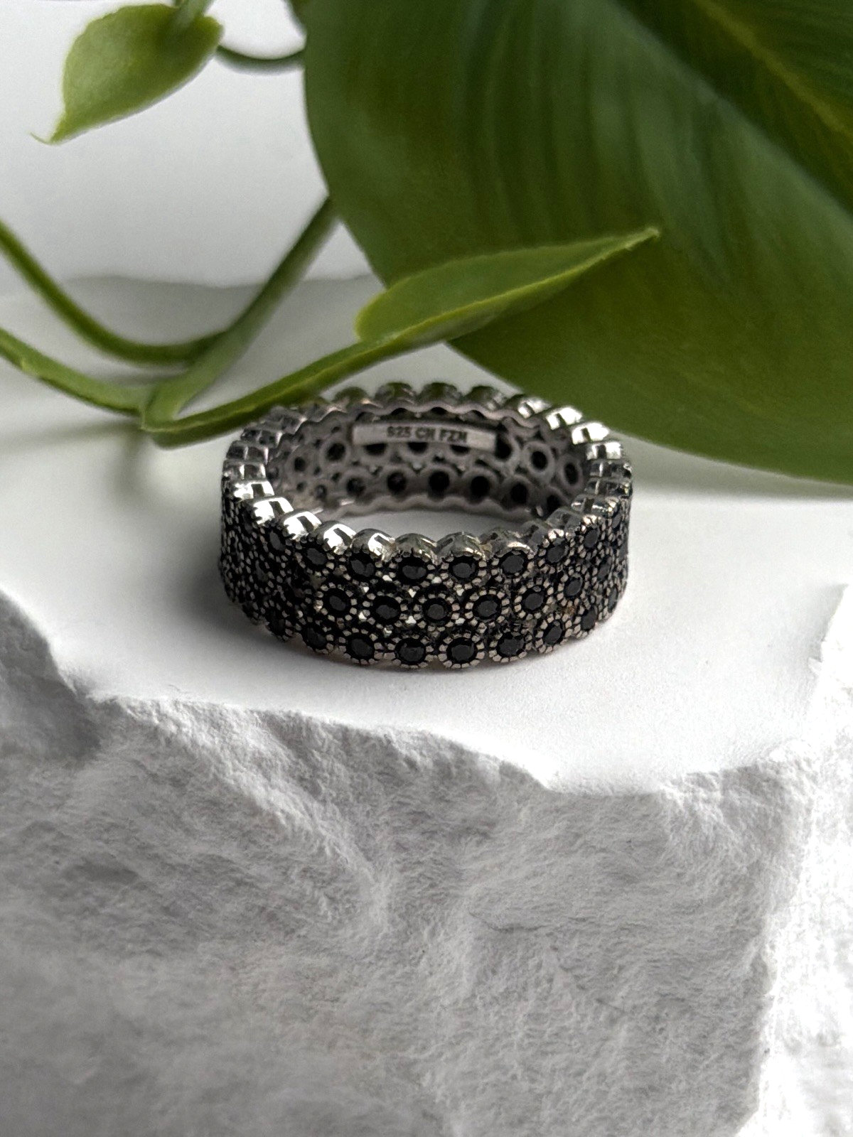 Vintage 925 Sterling Silver Black Spinel Band Ring Size 9