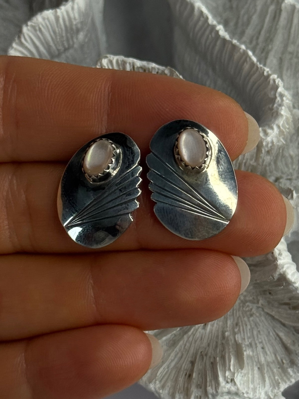 Vintage 925 Sterling Silver Pink Abalone Earrings Length 0.80 Inch