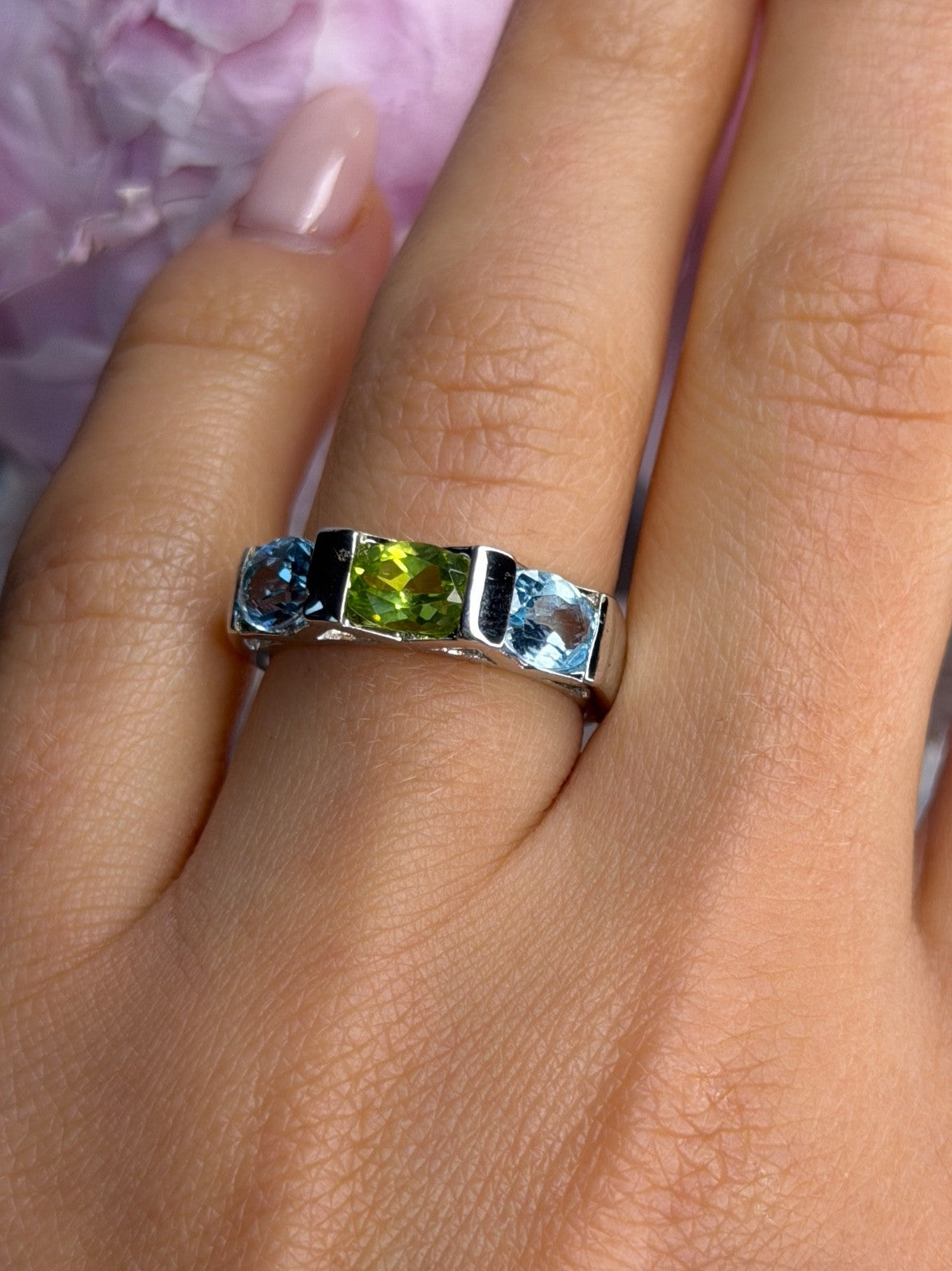 925 Sterling Silver Topaz & Peridot Ring Size 7