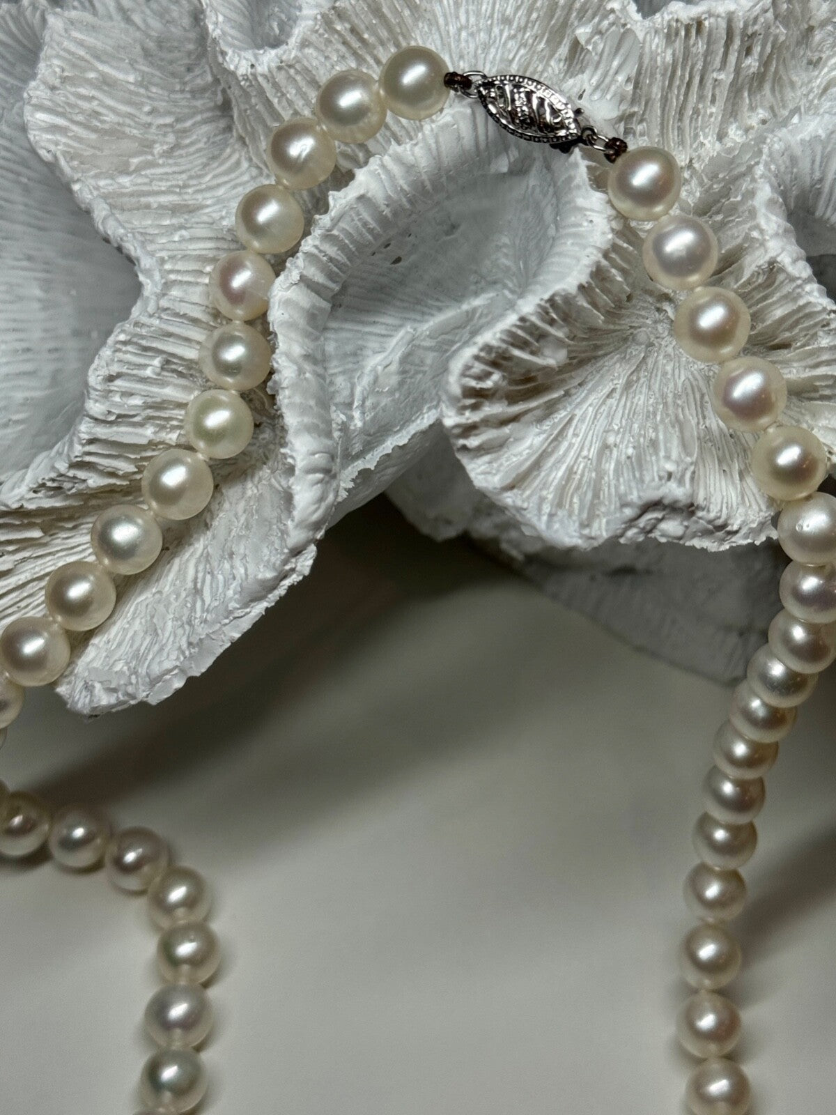 14K White Gold Clasp Fresh Water Pearl Necklace 18 Inch
