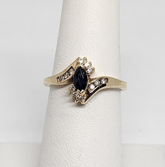 10K Yellow Gold Sapphire & Diamonds Ring Size 5.5