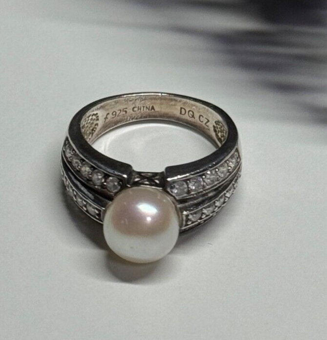 925 Sterling Silver Pearl & CZ Ring Size 5