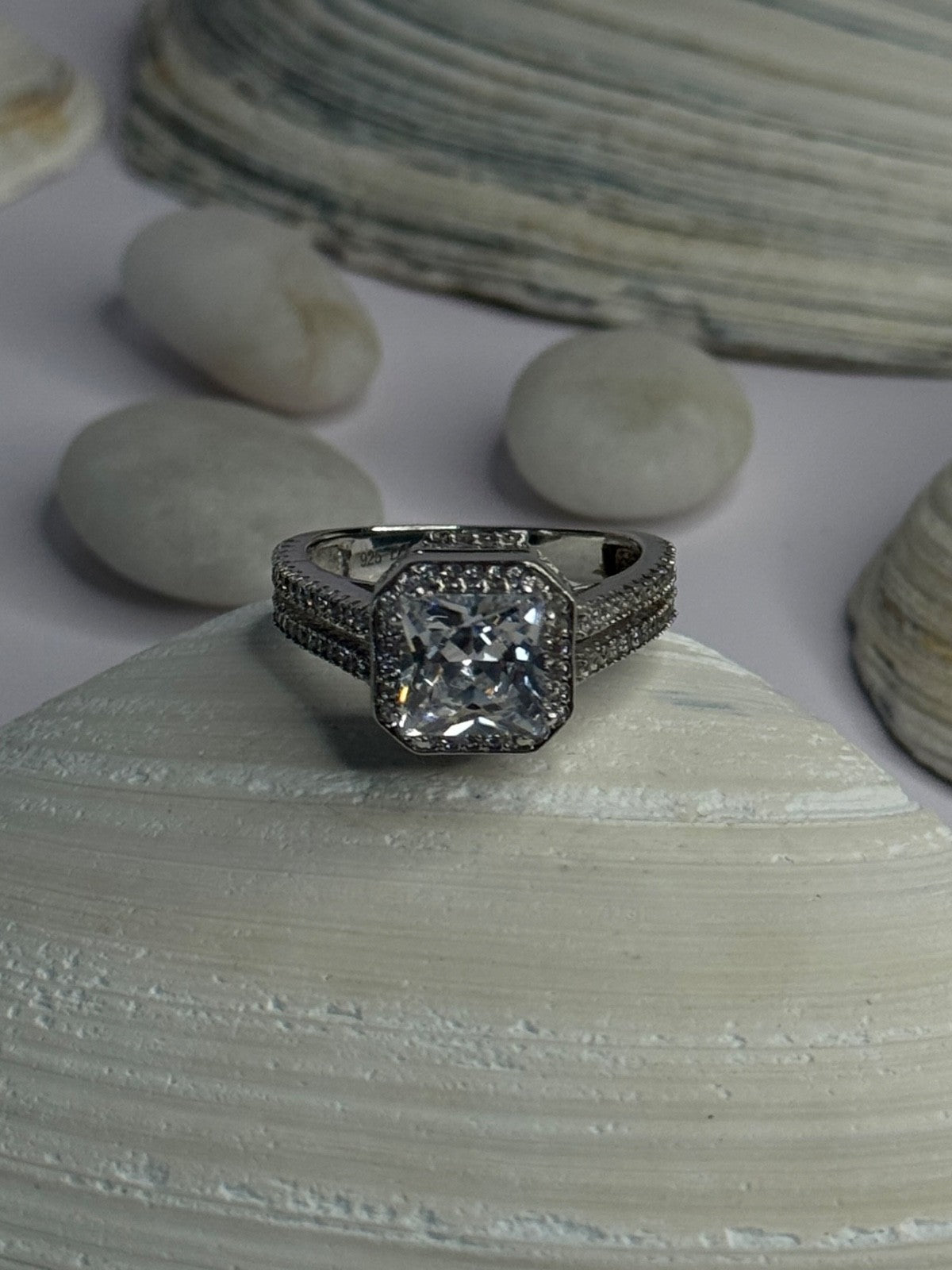 Shiny 925 Sterling Silver Cz Ring Size 10