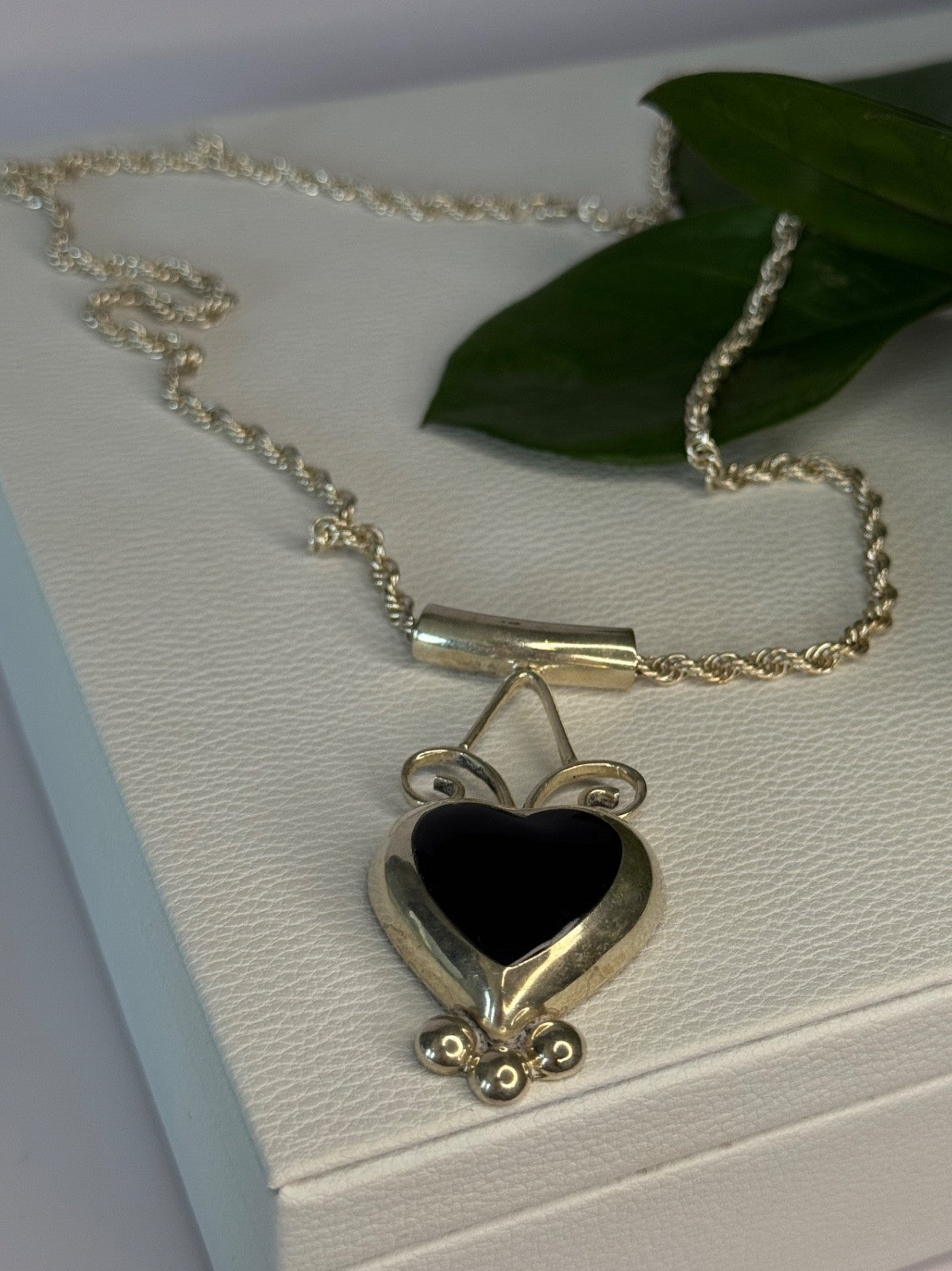 925 Sterling Silver Onyx Heart Necklace Length 24 Inch