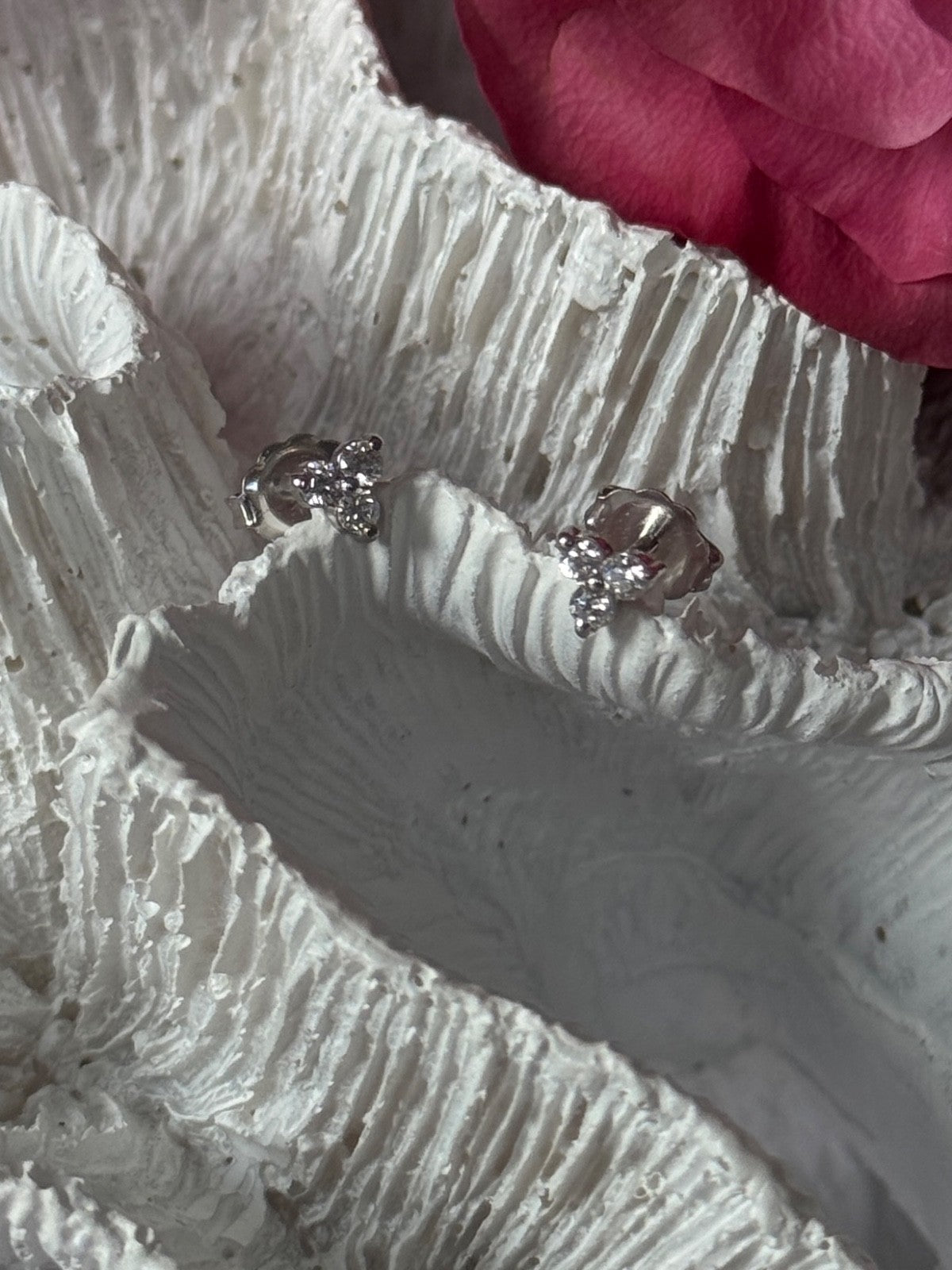 14K White Gold Diamond 0.18 carat Stud Earrings