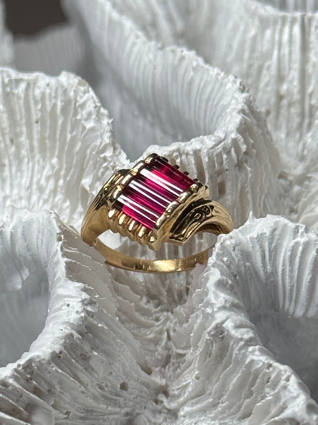 14K Yellow Gold Ring Ruby Size 2.5