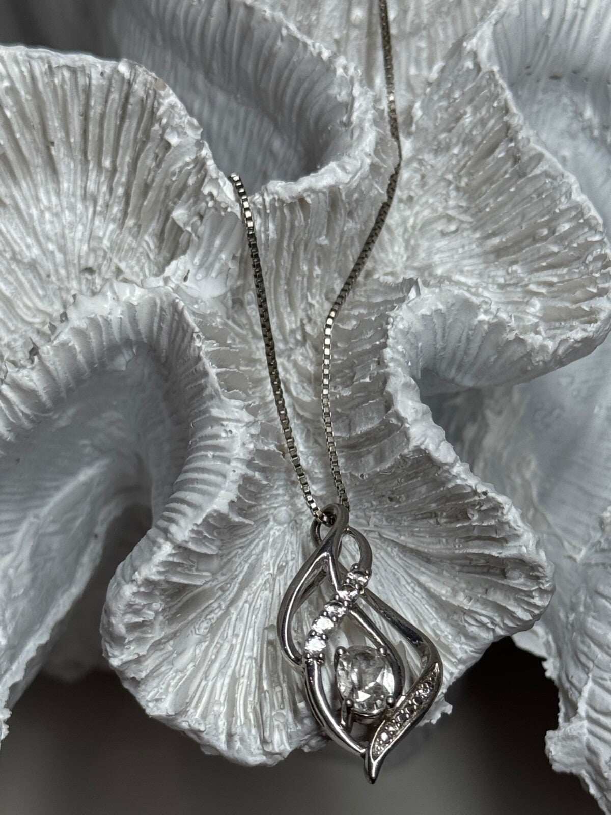 925 Sterling Silver White Sapphire Necklace Length 21/19 Inch