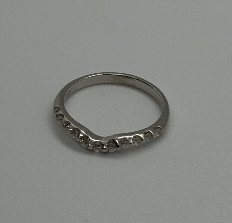 18K White Gold Diamonds Ring Size 6