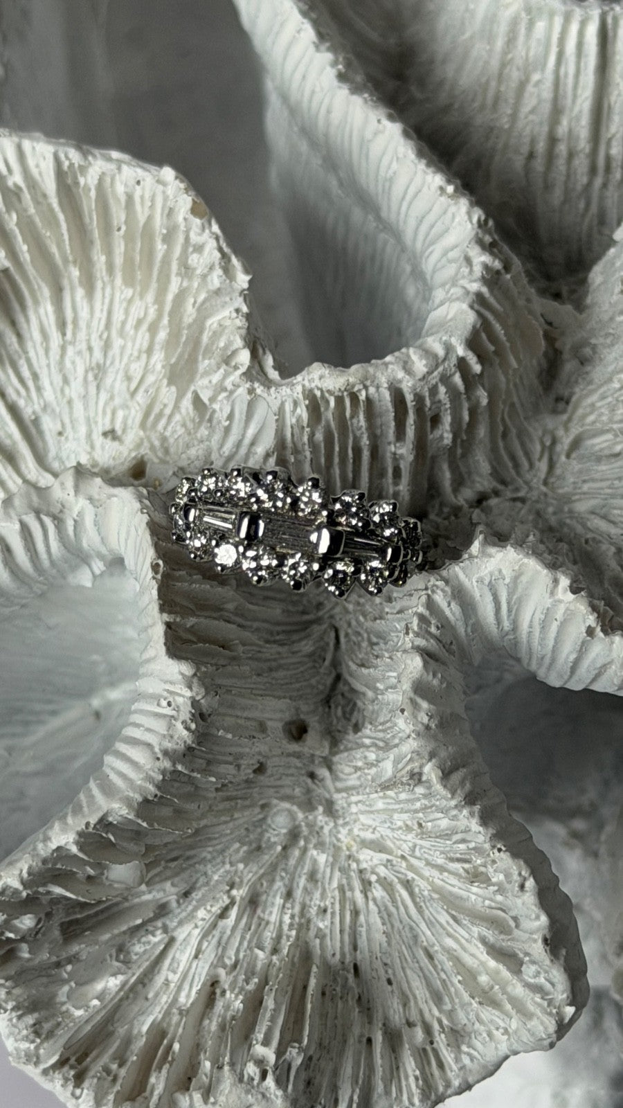 14K White Gold Diamond 0.80 carats Ring Size 4
