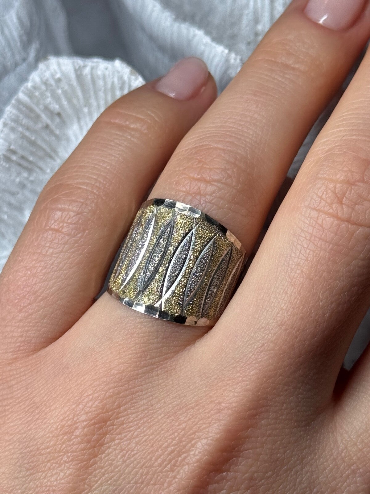 Elegant 925 Sterling Silver & 10K Yellow Gold Ring Size 7