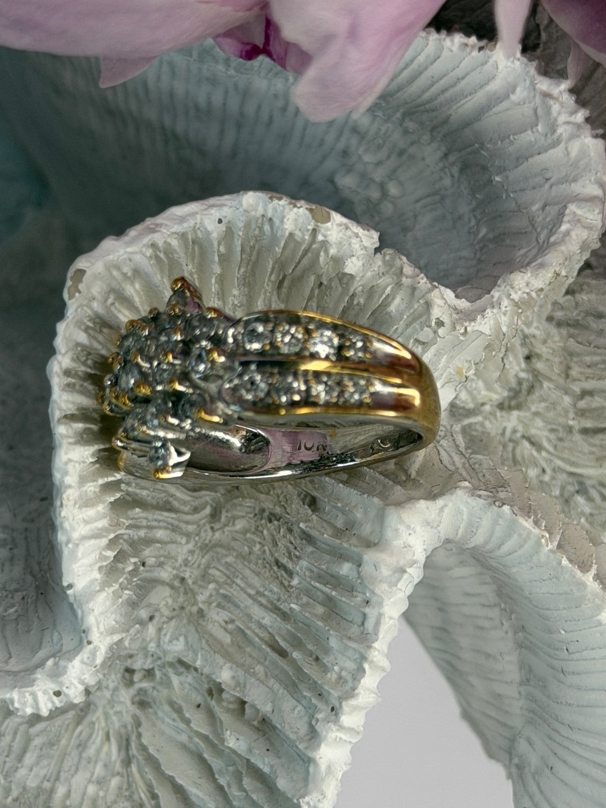 10K Yellow & White Gold Diamond Flower 1.36 ct Ring Size 7