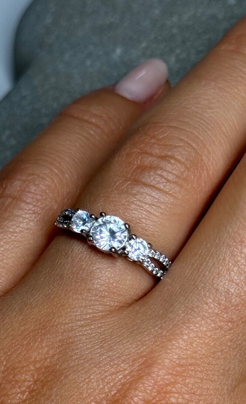 925 Sterling Silver CZ Ring Size 6.5
