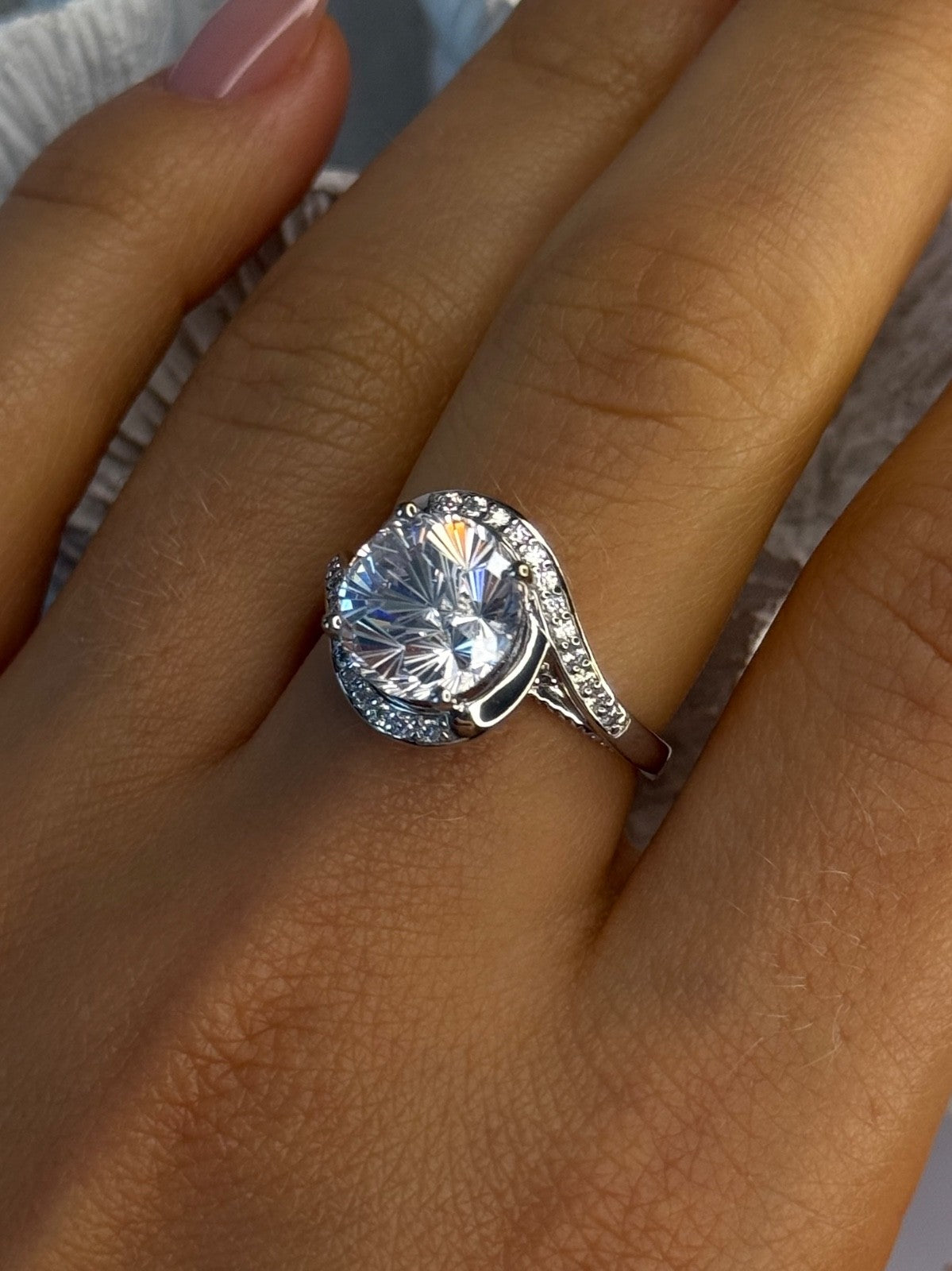 Shiny 925 Sterling Silver Cz Ring Size 8