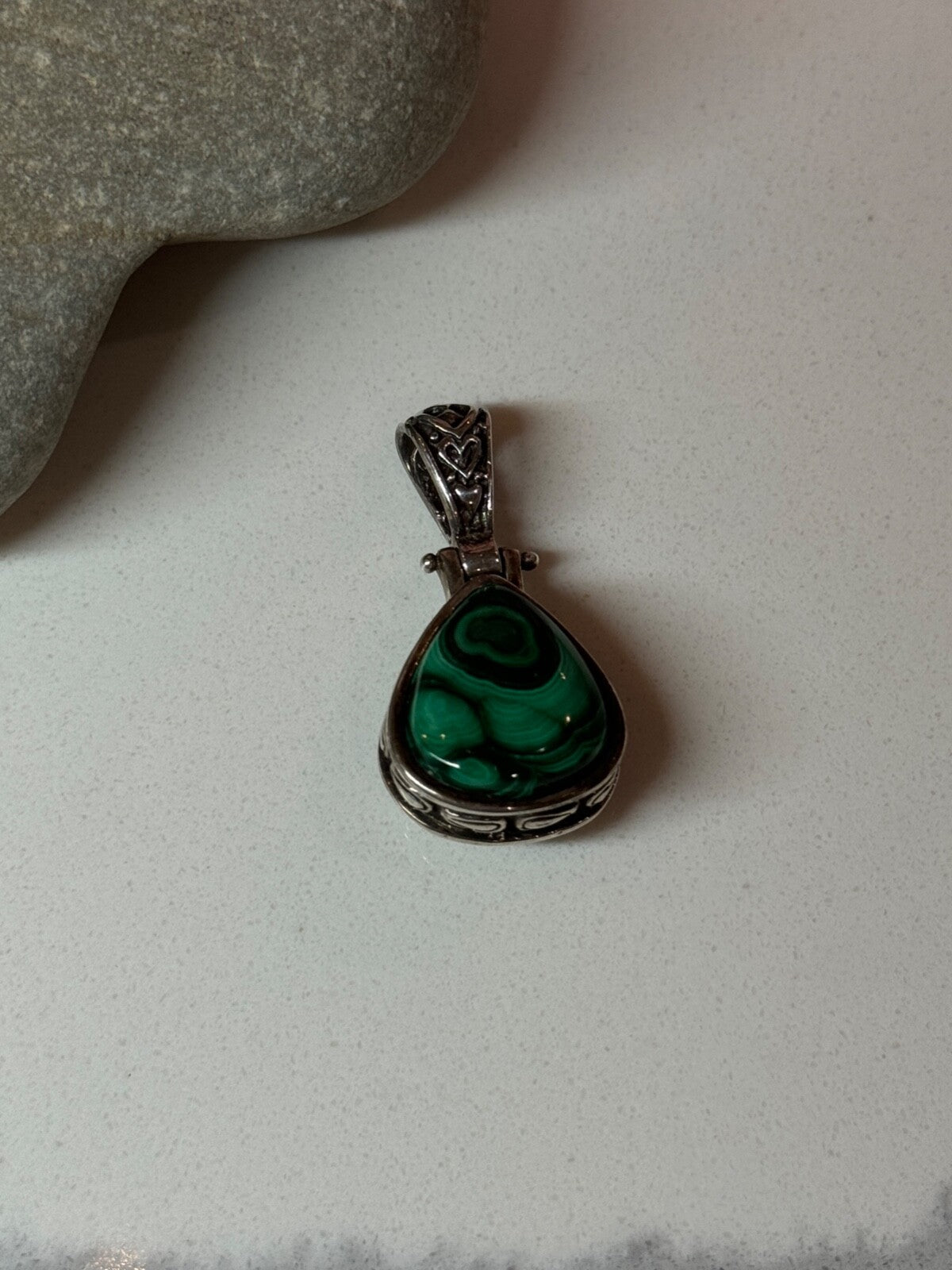 925 Sterling Silver Green Agate Pendant Length 1.4 Inch