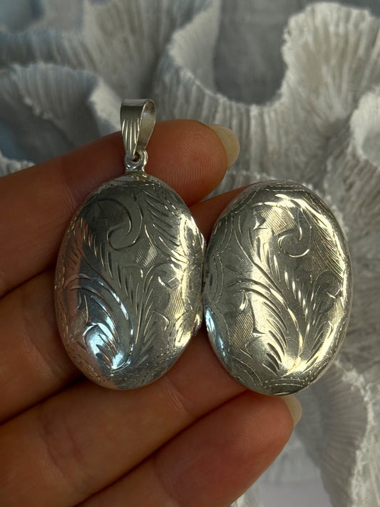 925 Sterling Silver Engraved Design Oval Locket Pendant Length 1.80 Inch