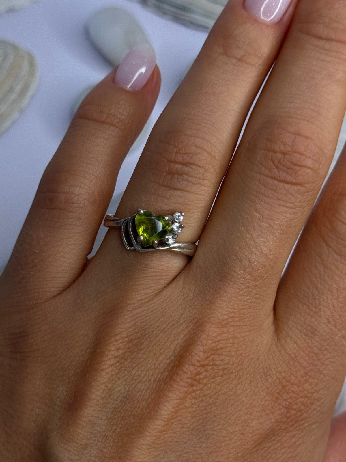925 Sterling Silver Peridot Heart & Beryl Ring Size 8