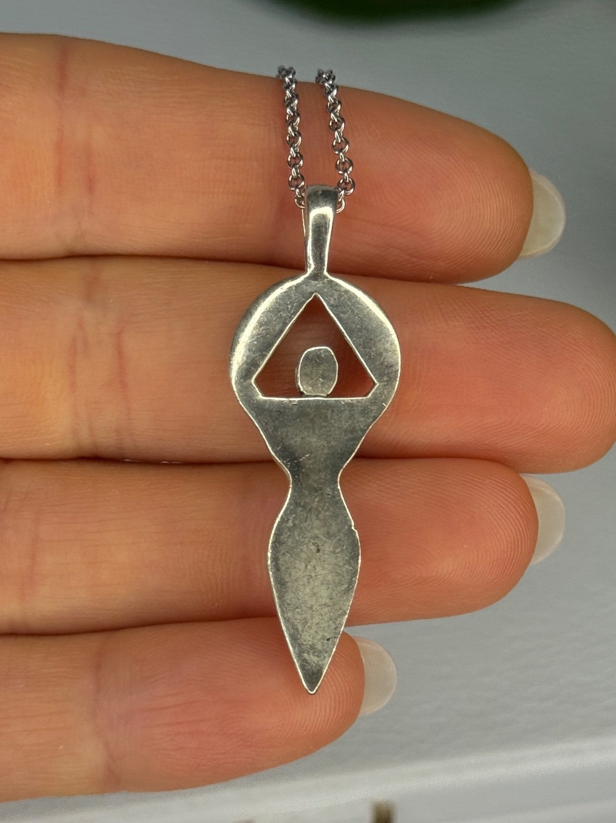 925 Sterling Silver Amethyst "Figure" Chain With Pendant Length 18 in