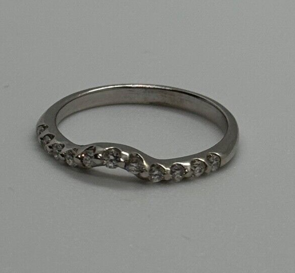 18K White Gold Diamonds Ring Size 6