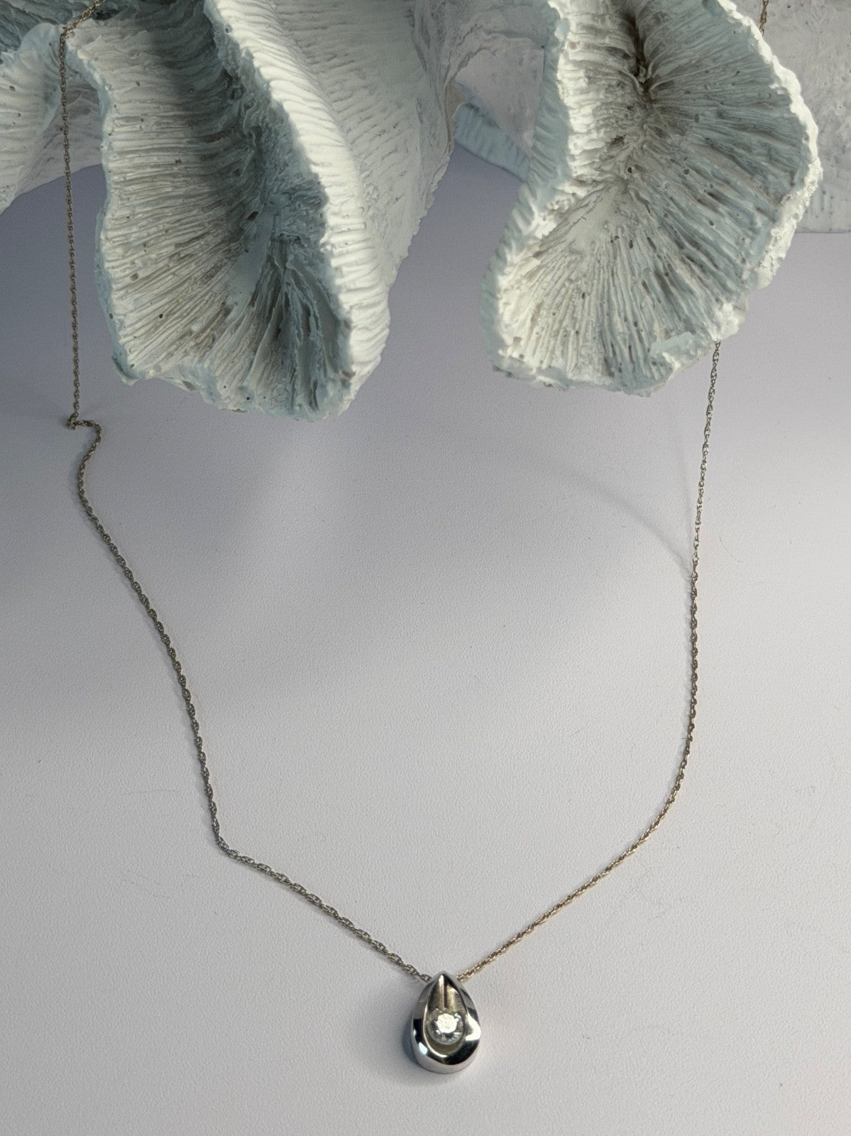 Elegant 14K White Gold Diamond 0.25 ct Necklace
