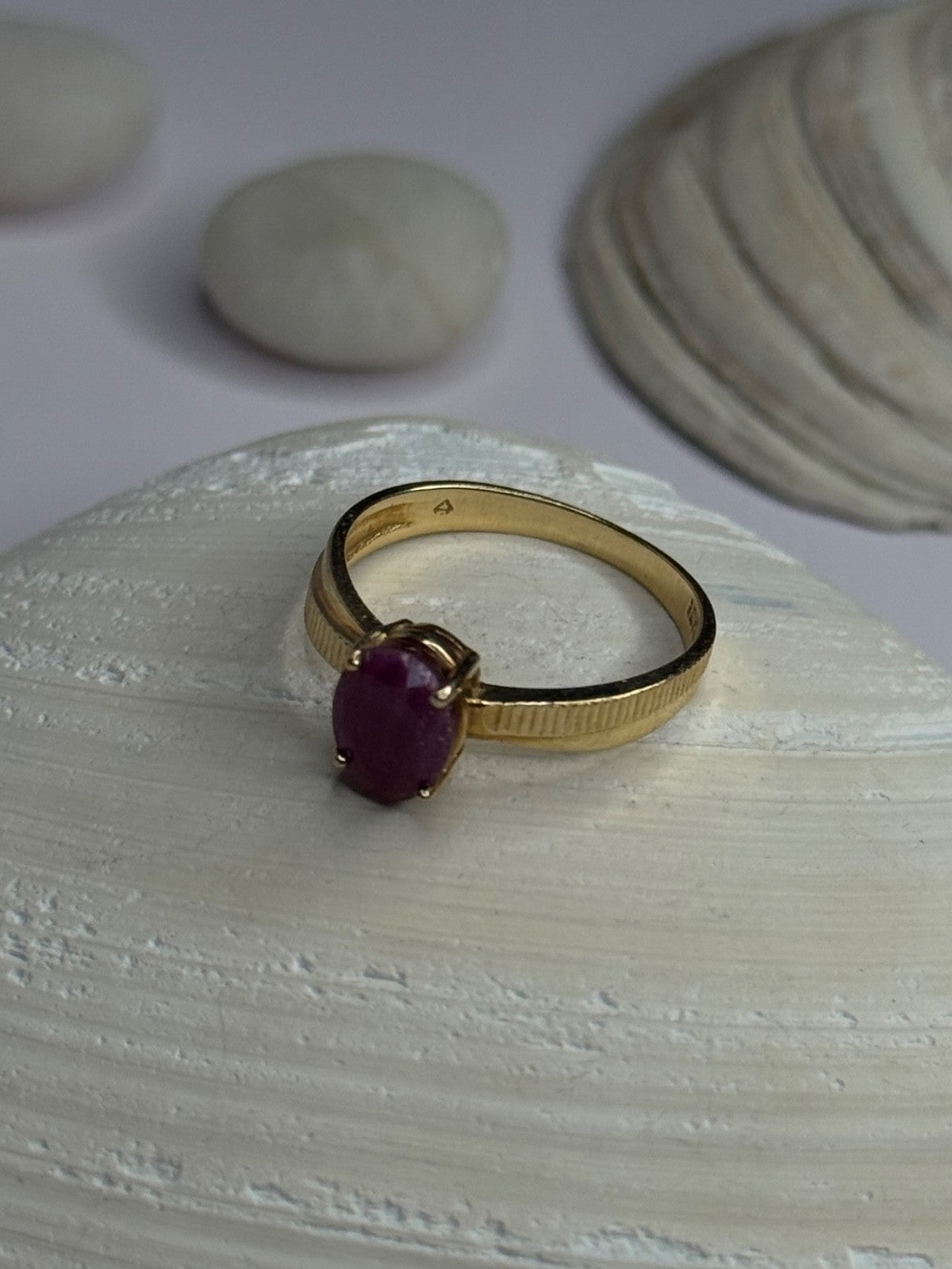 Elegant 10K Yellow Gold Ruby Ring Size 7