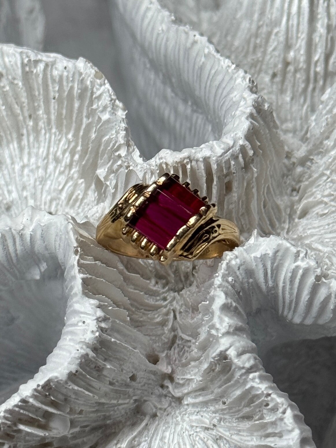 14K Yellow Gold Ring Ruby Size 2.5