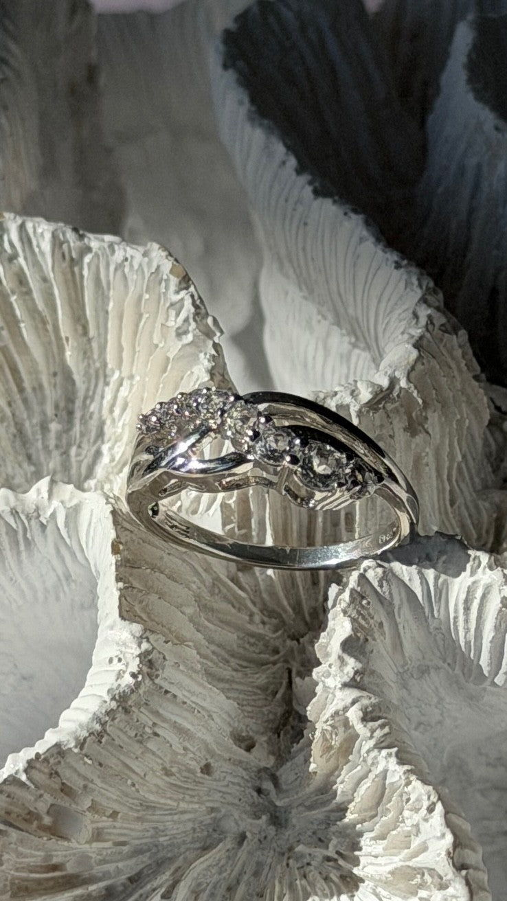 Lovely 925 Sterling Silver Cz Ring Size 8.5