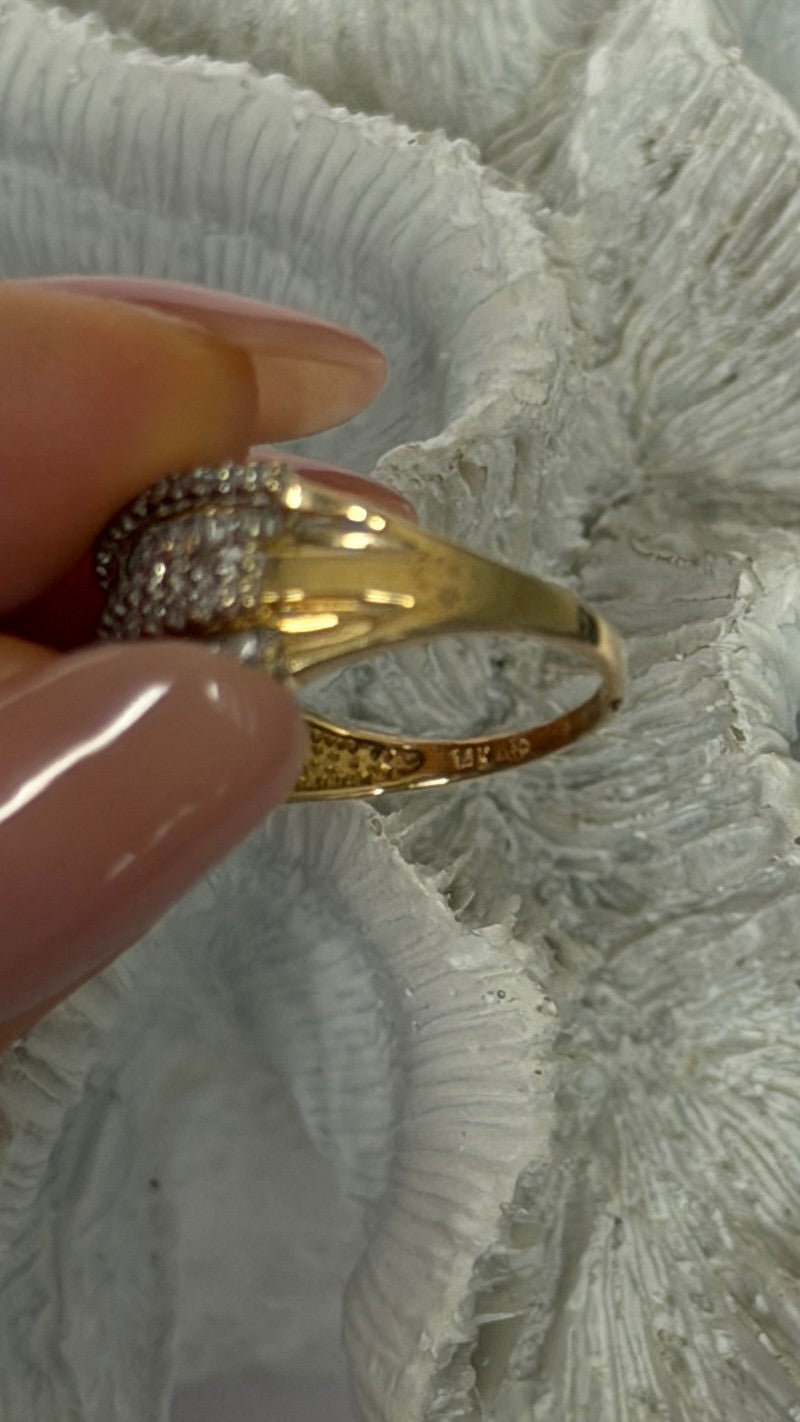 14K Yellow Gold Diamonds 1 carat Ring Size 7