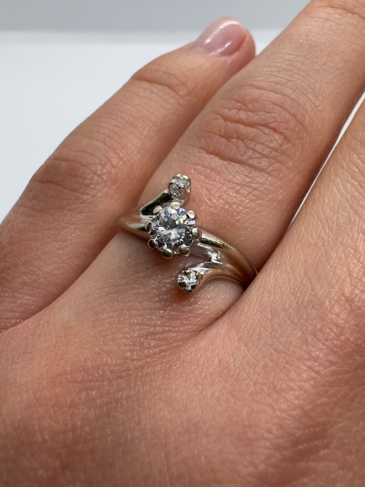 14K White Gold Diamonds Ring Size 5.5