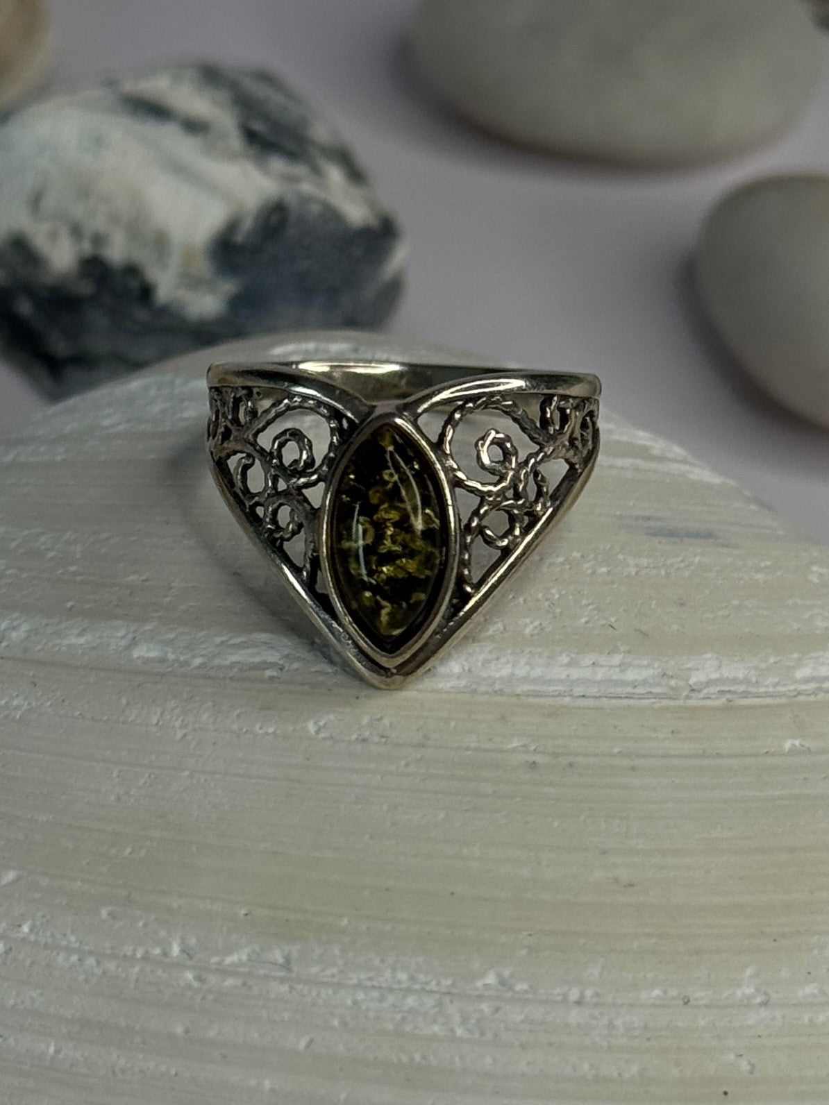 Vintage Classy Design 925 Sterling Silver Amber Ring Size 6