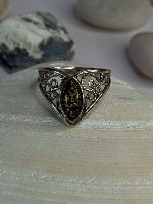 Vintage Classy Design 925 Sterling Silver Amber Ring Size 6