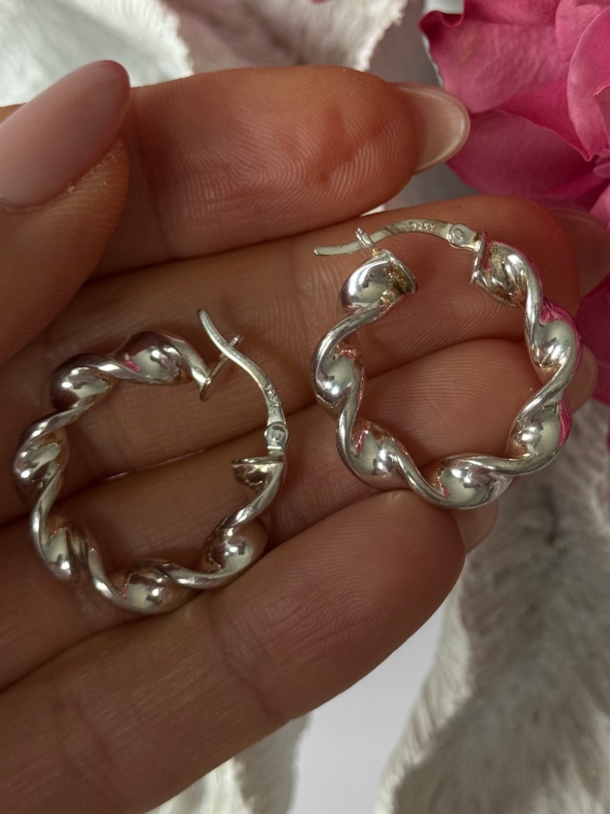 Elegant Design 925 Sterling Silver Hoop Earrings